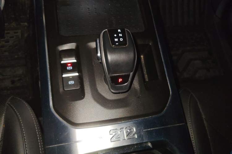 Used 212 T01 2024 2.0T Mechanic Gear Lever
