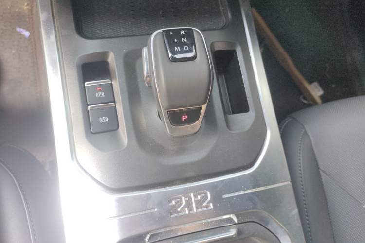 Used 212 T01 2024 2.0T Mechanic Gear Lever