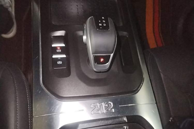 Used 212 T01 2024 2.0T Mechanic Gear Lever
