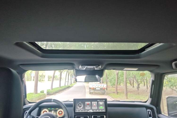 Used 212 T01 2024 2.0T Explorer Headliner