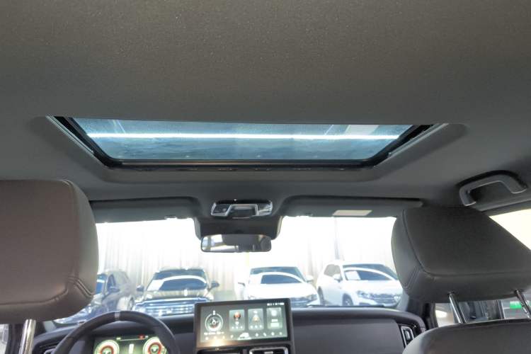 Used 212 T01 2024 2.0T Mechanic Headliner