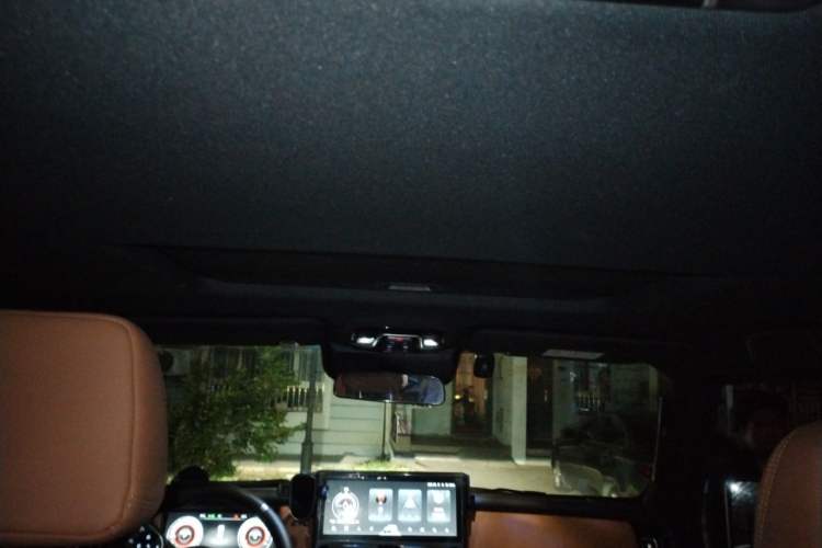 Used 212 T01 2024 2.0T Explorer Headliner