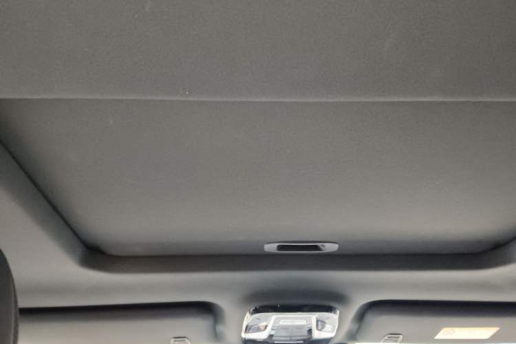 Used 212 T01 2024 2.0T Mechanic Headliner