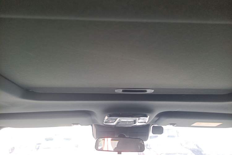 Used 212 T01 2024 2.0T Explorer Headliner