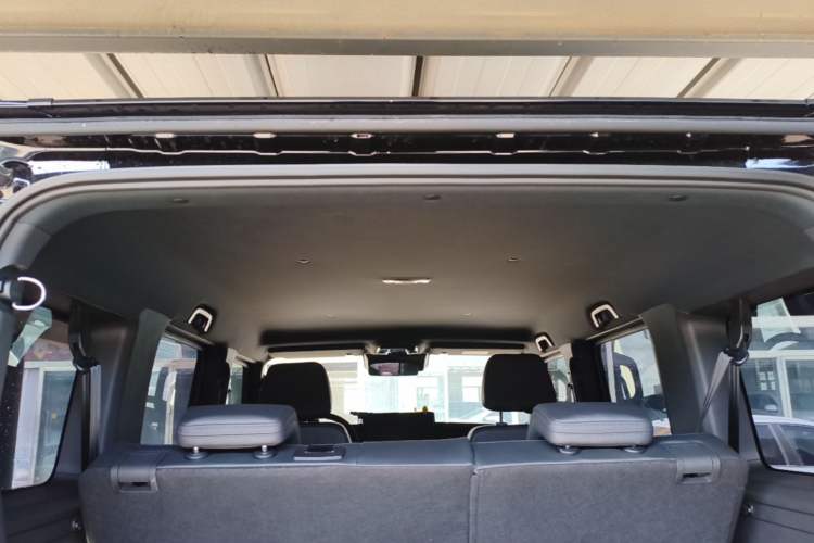 Used 212 T01 2024 2.0T Mechanic Headliner