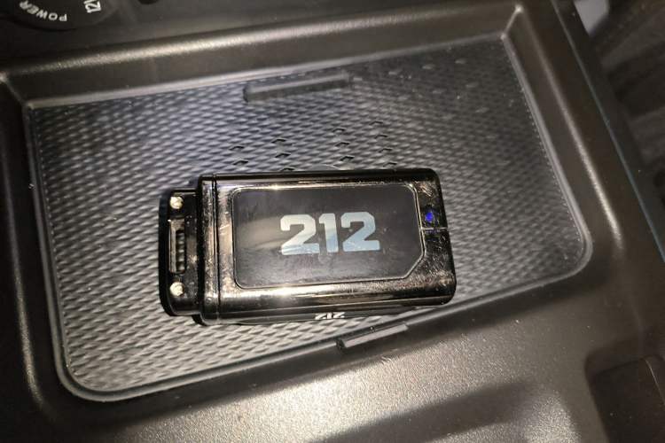 Used 212 T01 2024 2.0T Explorer Interior 1