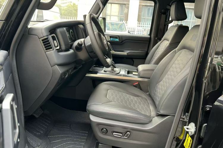 Used 212 T01 2024 2.0T Mechanic Interior 1