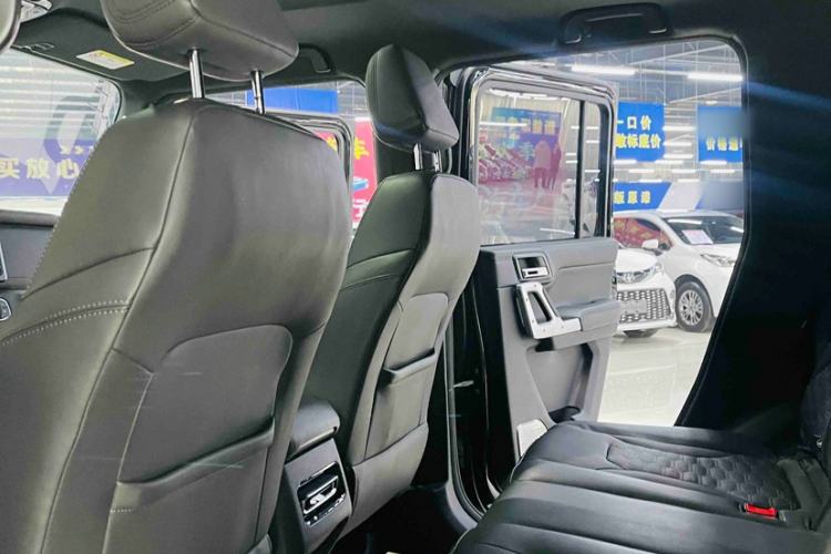 Used 212 T01 2024 2.0T Mechanic Interior 2