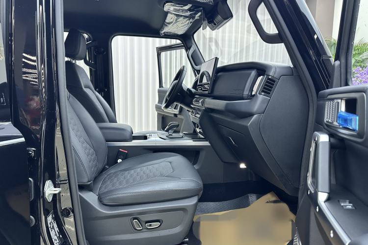 Used 212 T01 2024 2.0T Mechanic Interior 3