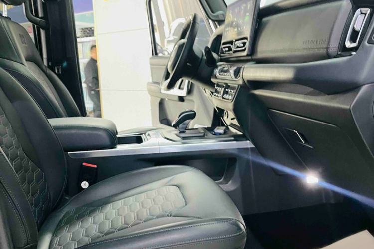Used 212 T01 2024 2.0T Mechanic Interior 4