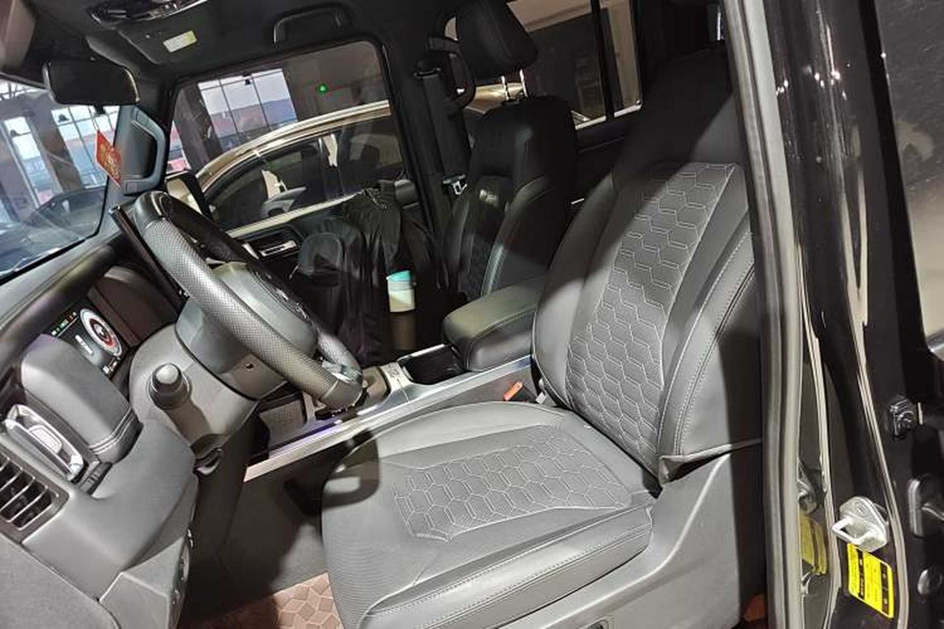 Used 212 T01 2024 2.0T Explorer Left Front Seat