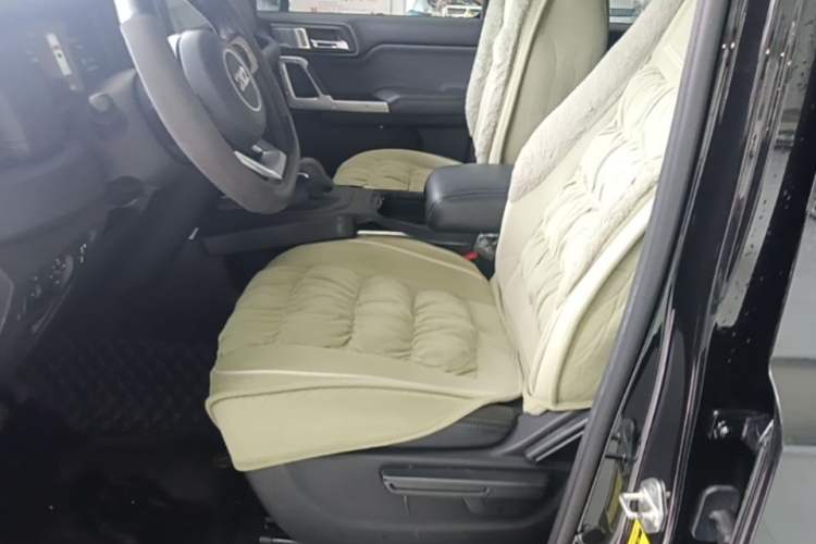Used 212 T01 2024 2.0T Mechanic Left Front Seat