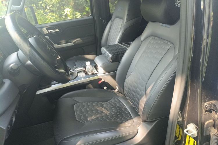 Used 212 T01 2024 2.0T Explorer Left Front Seat