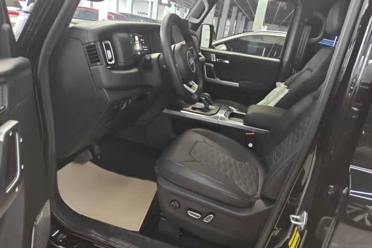 Used 212 T01 2024 2.0T Explorer Left Front Seat