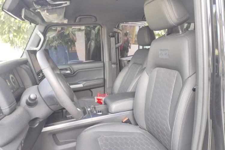 Used 212 T01 2024 2.0T Mechanic Left Front Seat