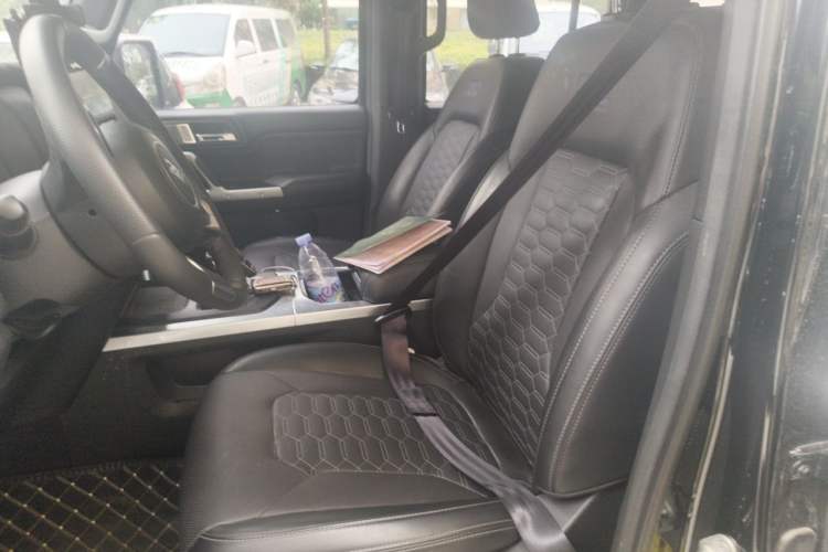 Used 212 T01 2024 2.0T Explorer Left Front Seat