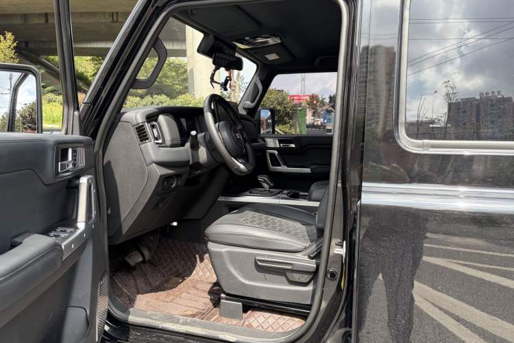 Used 212 T01 2024 2.0T Mechanic Left Front Seat