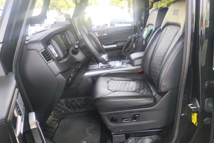 Used 212 T01 2024 2.0T Explorer Left Front Seat