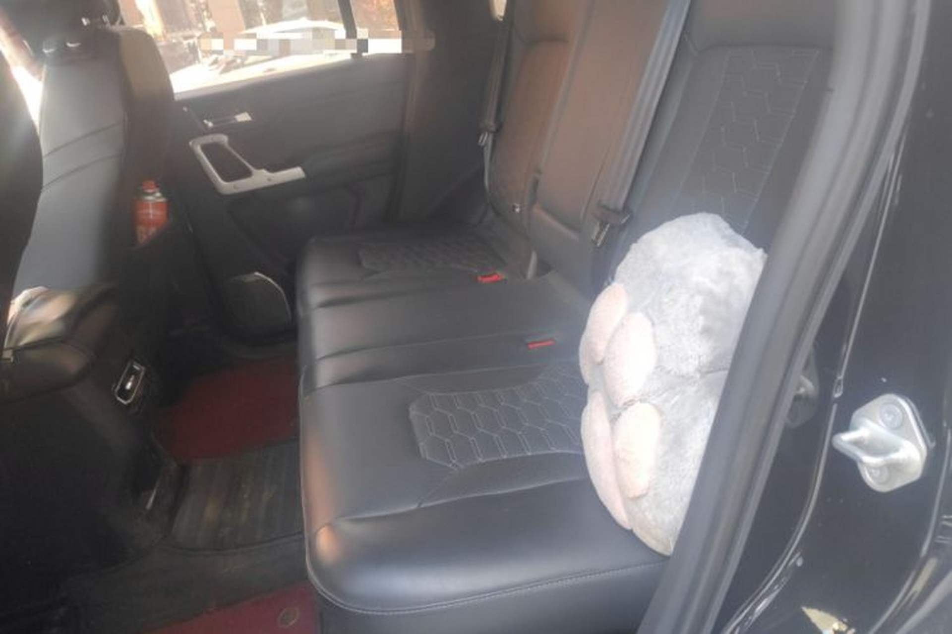 Used 212 T01 2024 2.0T Explorer Left Rear Seat
