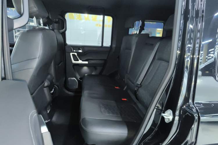 Used 212 T01 2024 2.0T Mechanic Left Rear Seat