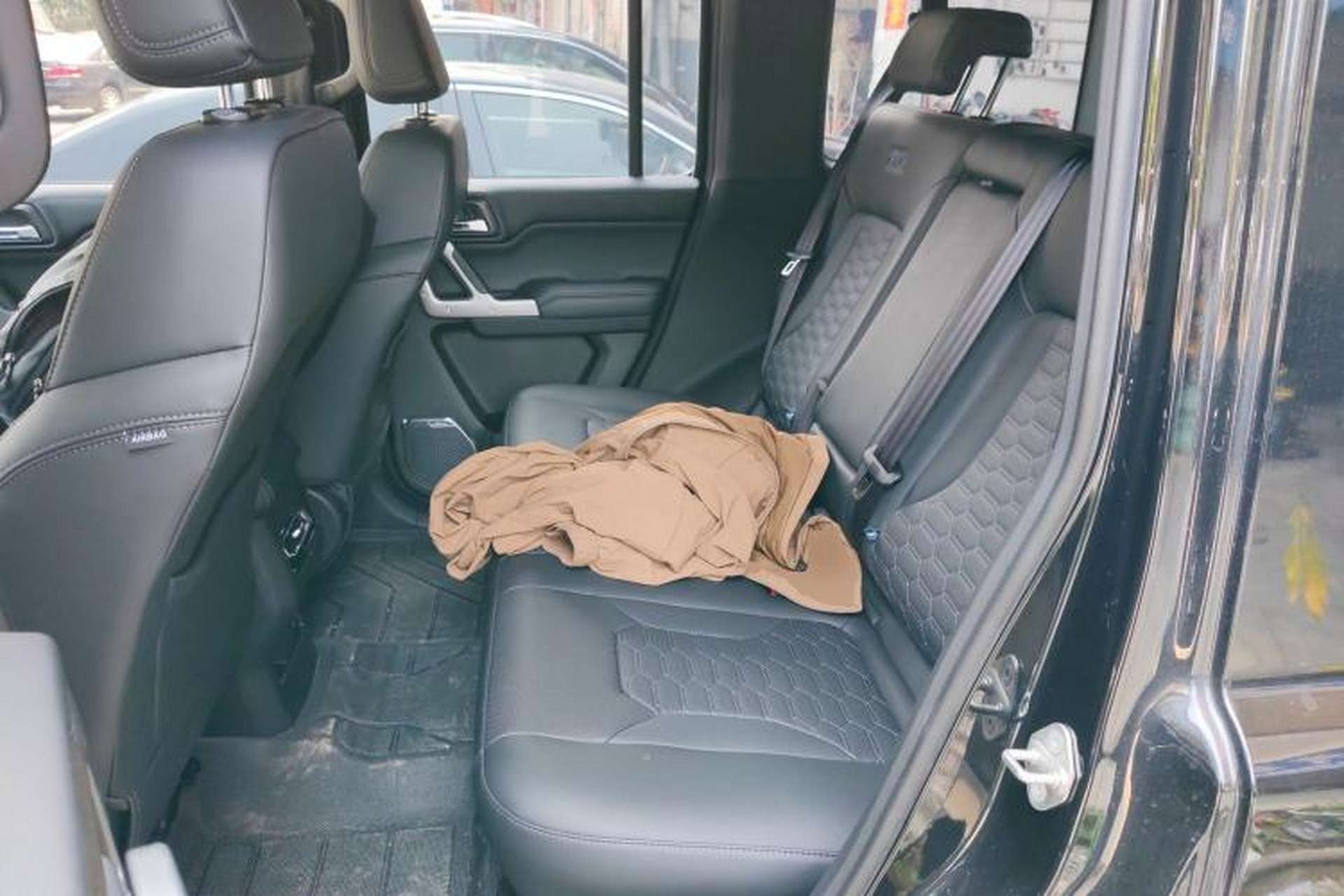 Used 212 T01 2024 2.0T Explorer Left Rear Seat