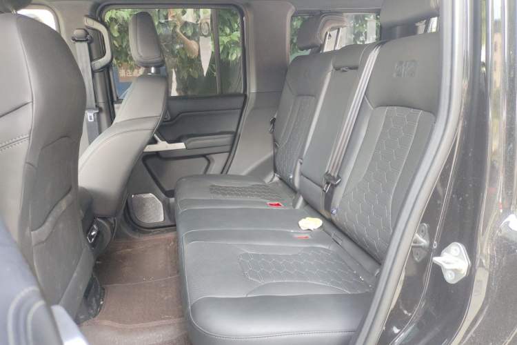 Used 212 T01 2024 2.0T Mechanic Left Rear Seat