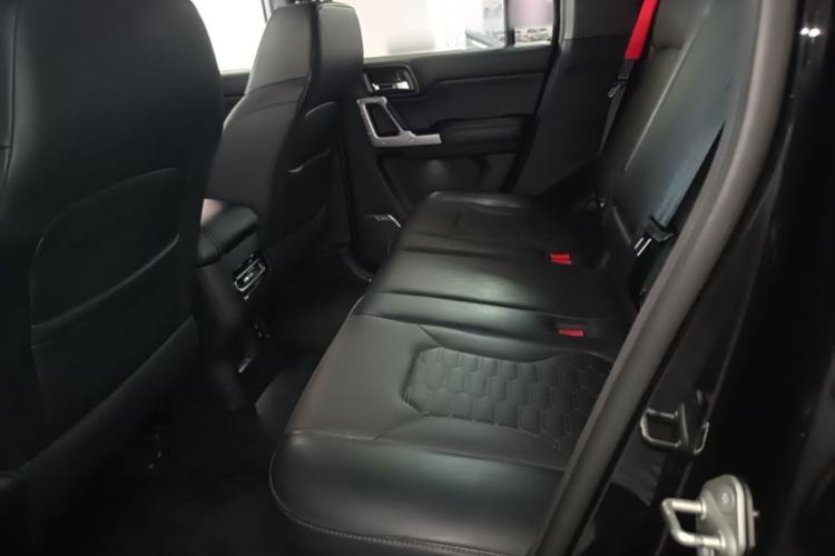 Used 212 T01 2024 2.0T Explorer Left Rear Seat