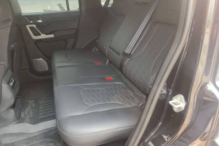 Used 212 T01 2024 2.0T Mechanic Left Rear Seat