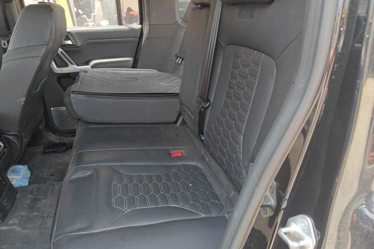 Used 212 T01 2024 2.0T Mechanic Left Rear Seat
