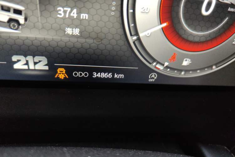 Used 212 T01 2024 2.0T Explorer Odometer Close Up