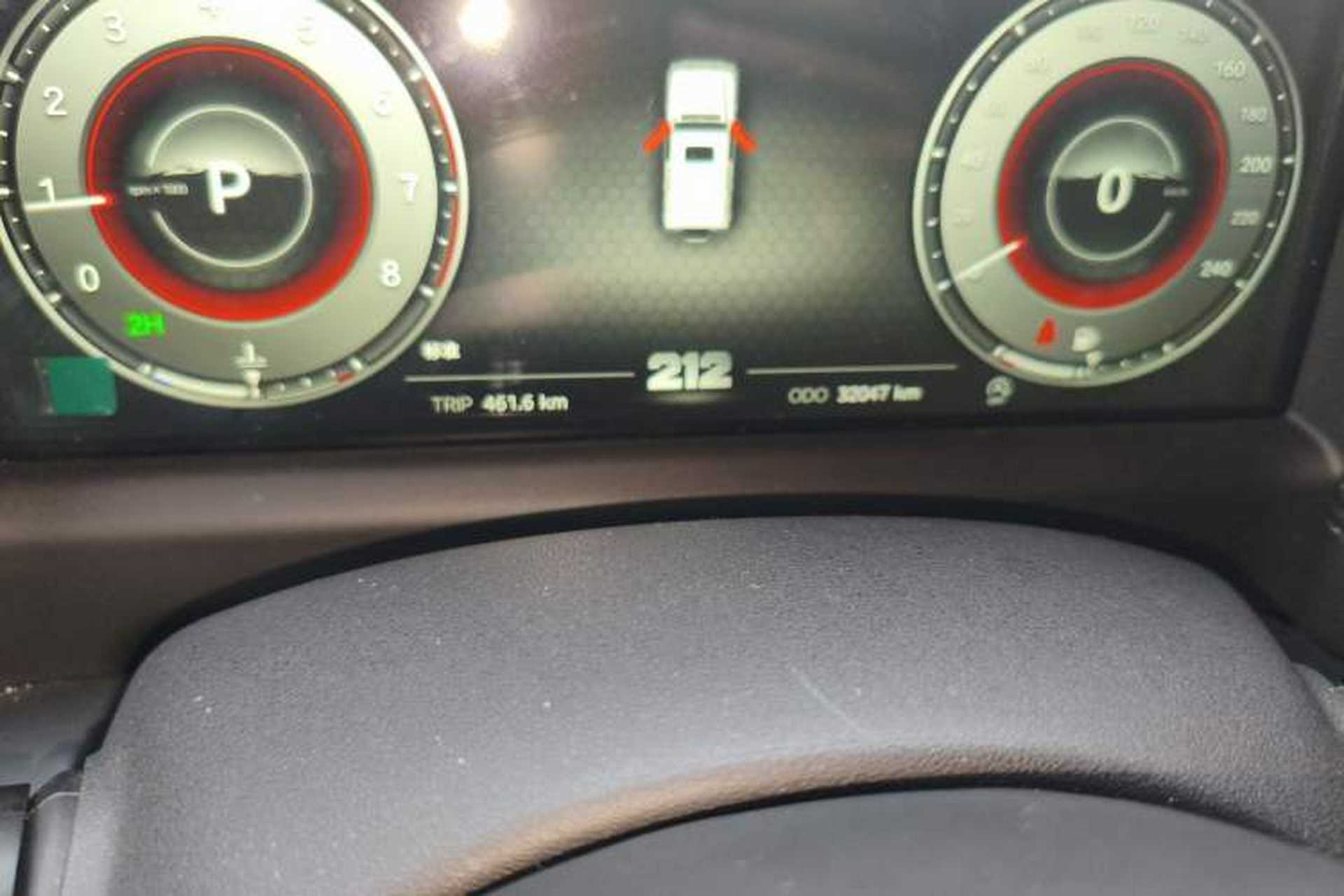 Used 212 T01 2024 2.0T Mechanic Odometer Close Up