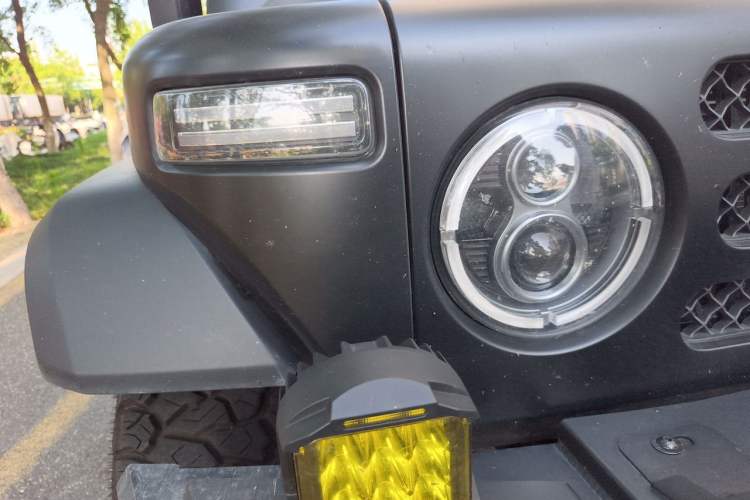 Used 212 T01 2024 2.0T Explorer Right Front Headlight