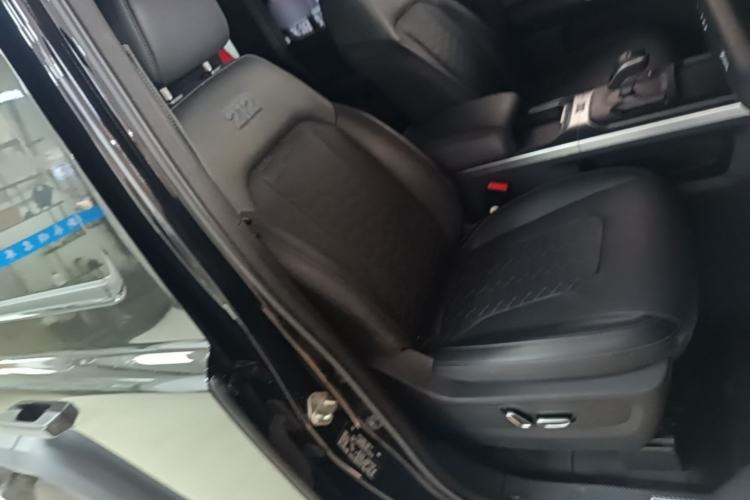 Used 212 T01 2024 2.0T Explorer Right Front Seat