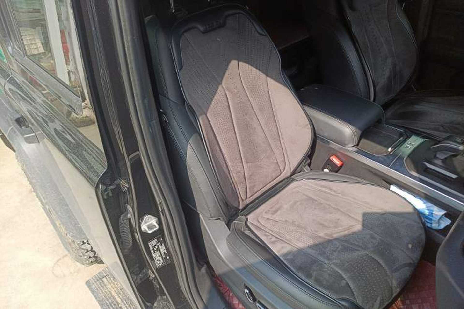 Used 212 T01 2024 2.0T Explorer Right Front Seat