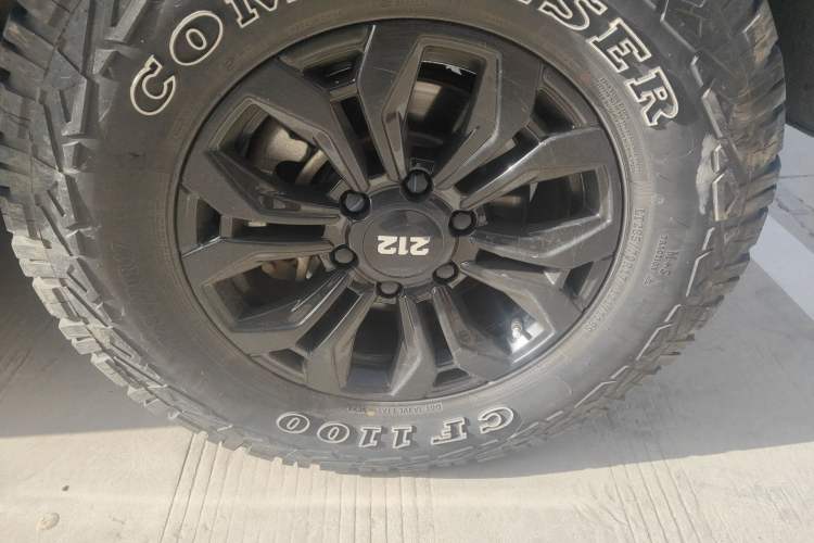 Used 212 T01 2024 2.0T Explorer Right Front Wheel Hub