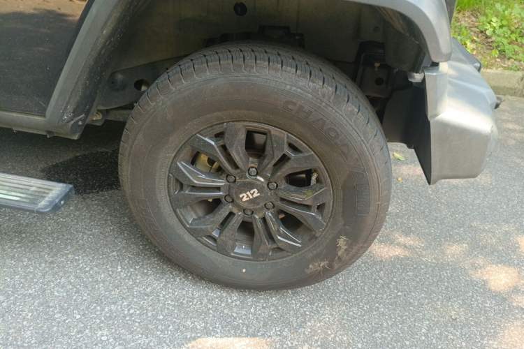 Used 212 T01 2024 2.0T Explorer Right Front Wheel Hub