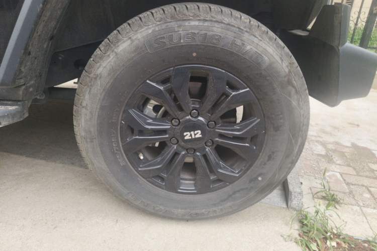 Used 212 T01 2024 2.0T Explorer Right Front Wheel Hub