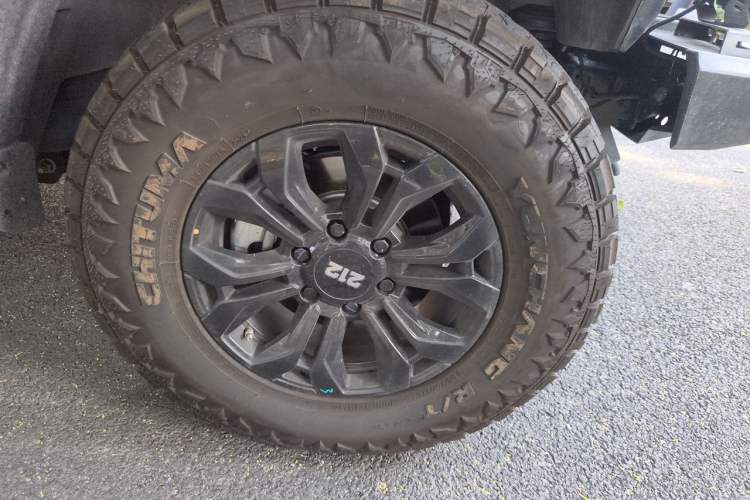 Used 212 T01 2024 2.0T Explorer Right Front Wheel Hub