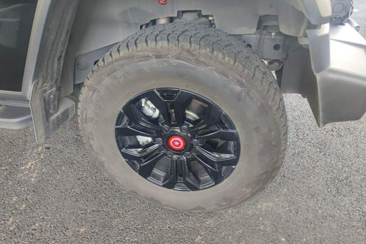 Used 212 T01 2024 2.0T Explorer Right Front Wheel Hub