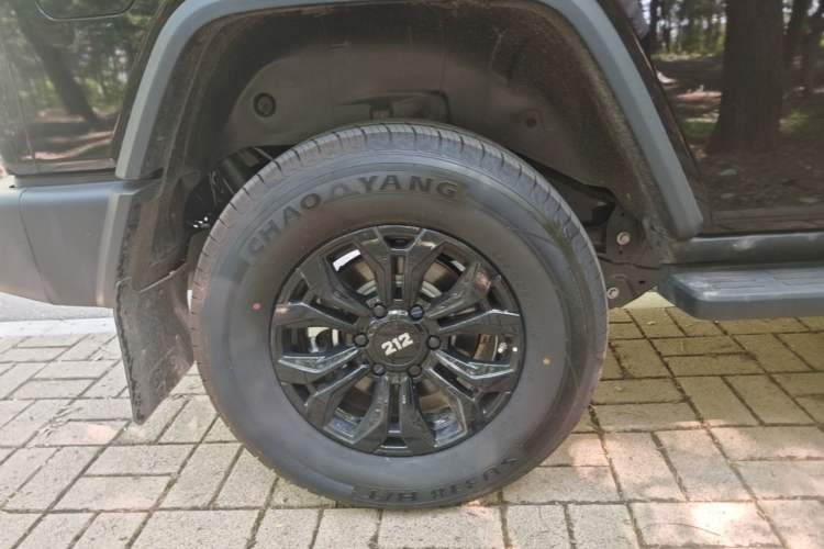 Used 212 T01 2024 2.0T Explorer Right Rear Wheel Hub
