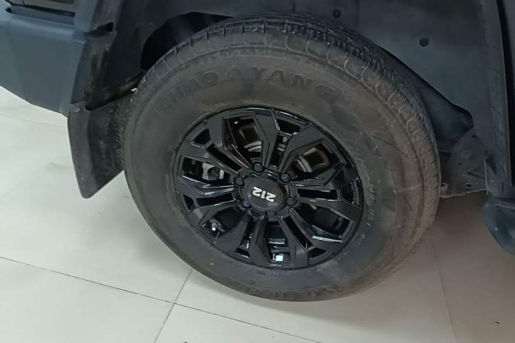 Used 212 T01 2024 2.0T Explorer Right Rear Wheel Hub