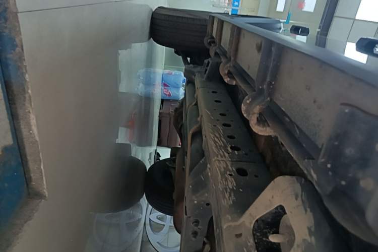 Used 212 T01 2024 2.0T Explorer Right Side Sill
