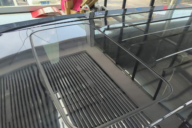 Used 212 T01 2024 2.0T Explorer Roof