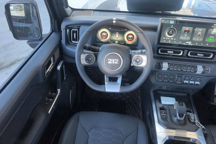 Used 212 T01 2024 2.0T Mechanic Steering Wheel