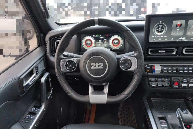 Used 212 T01 2024 2.0T Explorer Steering Wheel