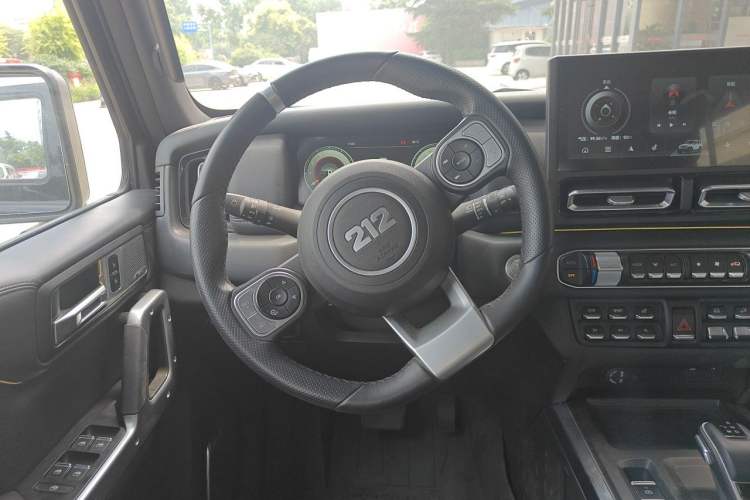 Used 212 T01 2024 2.0T Mechanic Steering Wheel