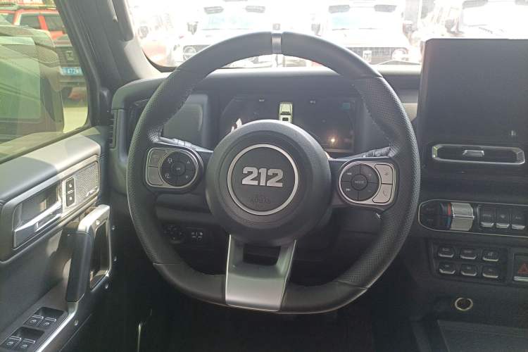 Used 212 T01 2024 2.0T Explorer Steering Wheel