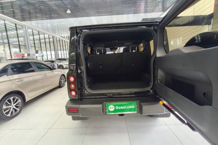 Used 212 T01 2024 2.0T Explorer Trunk