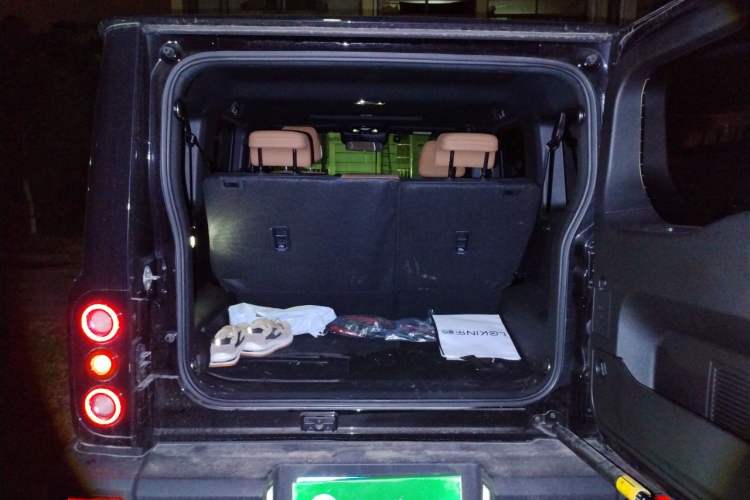 Used 212 T01 2024 2.0T Explorer Trunk