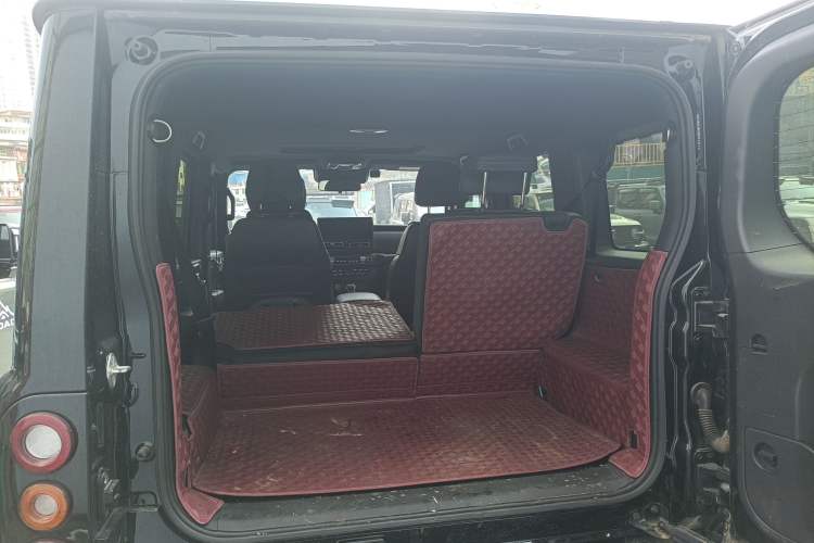 Used 212 T01 2024 2.0T Explorer Trunk